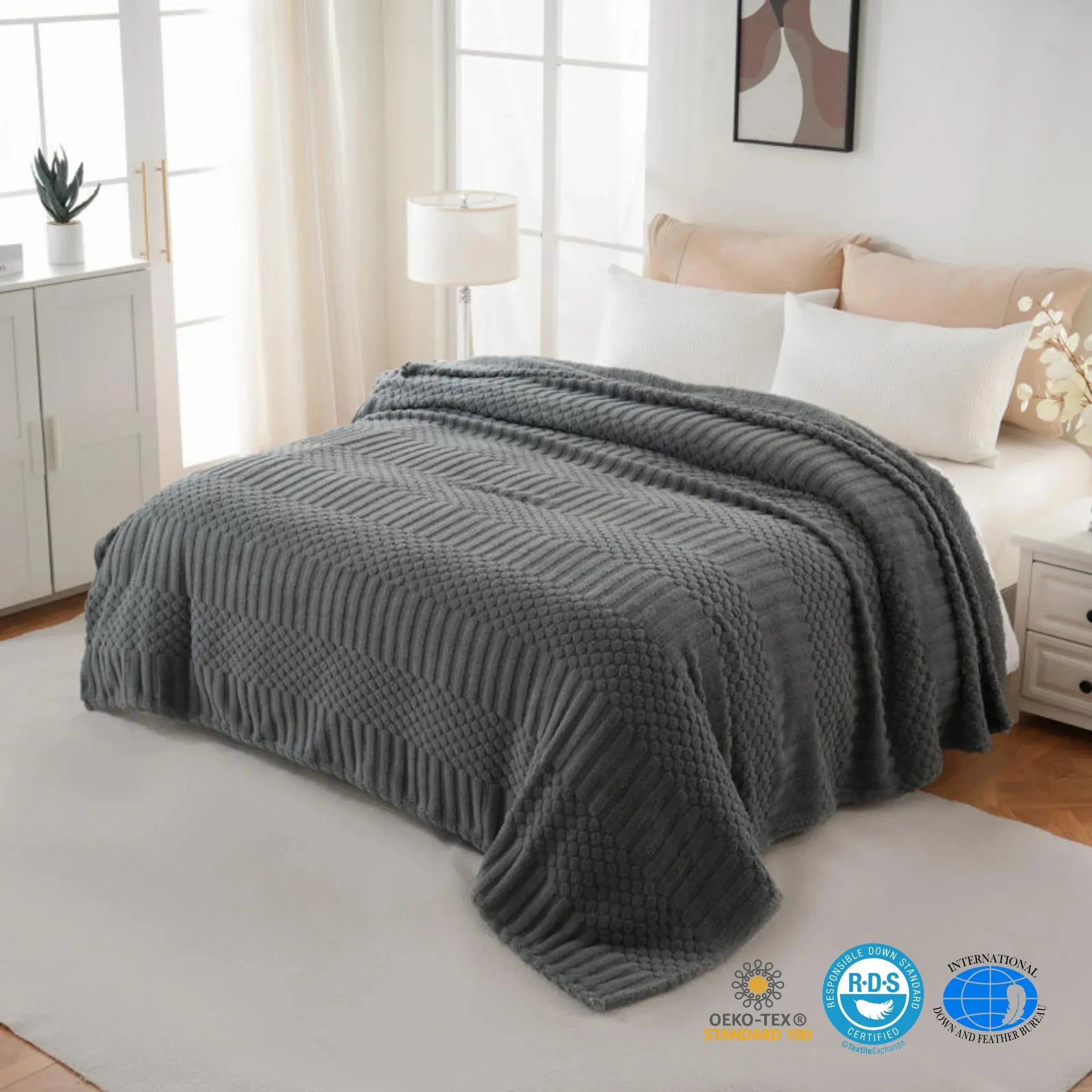 Slumblr® Fleece Throw Blanket for Couch Slumblr