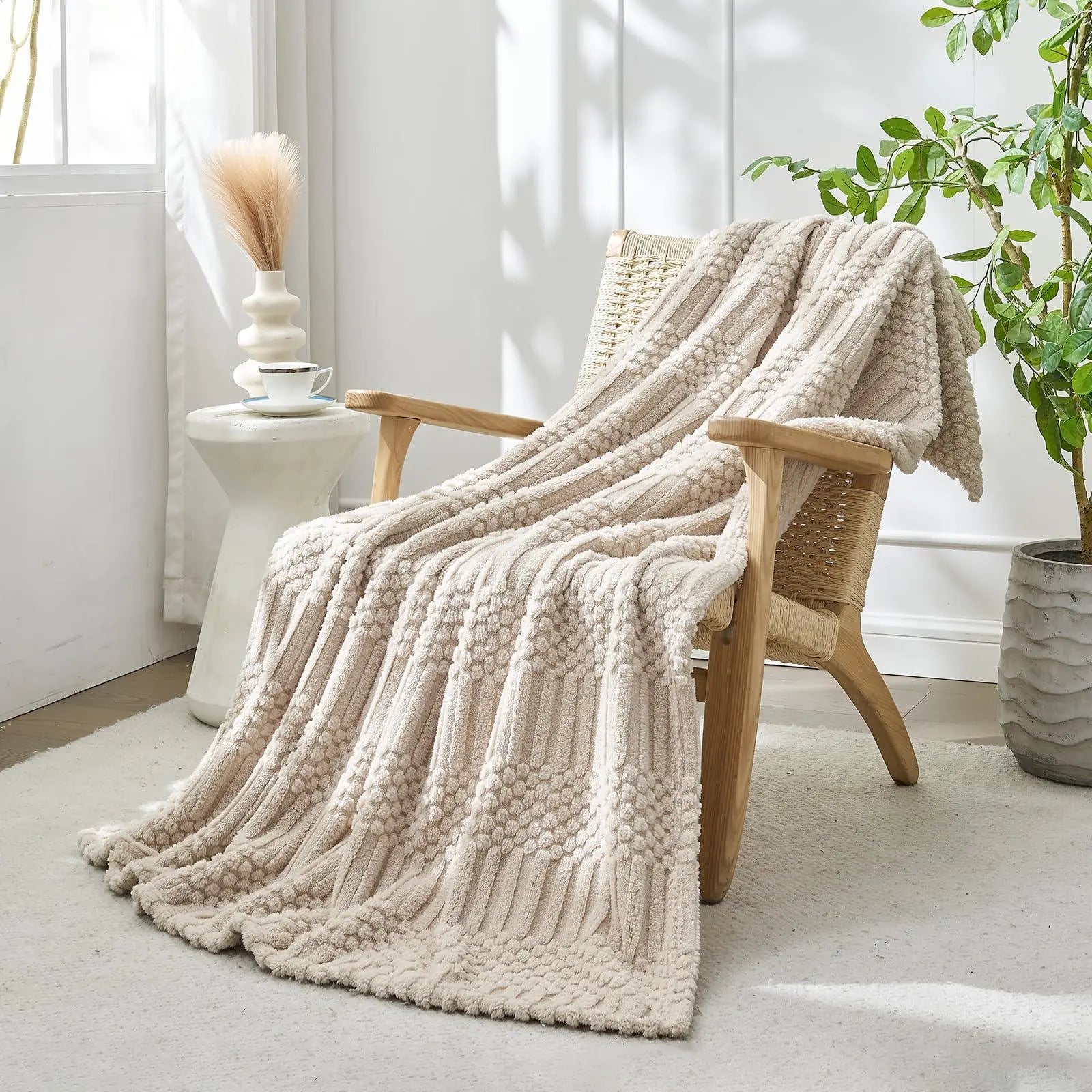 Slumblr® Fleece Throw Blanket for Couch Slumblr
