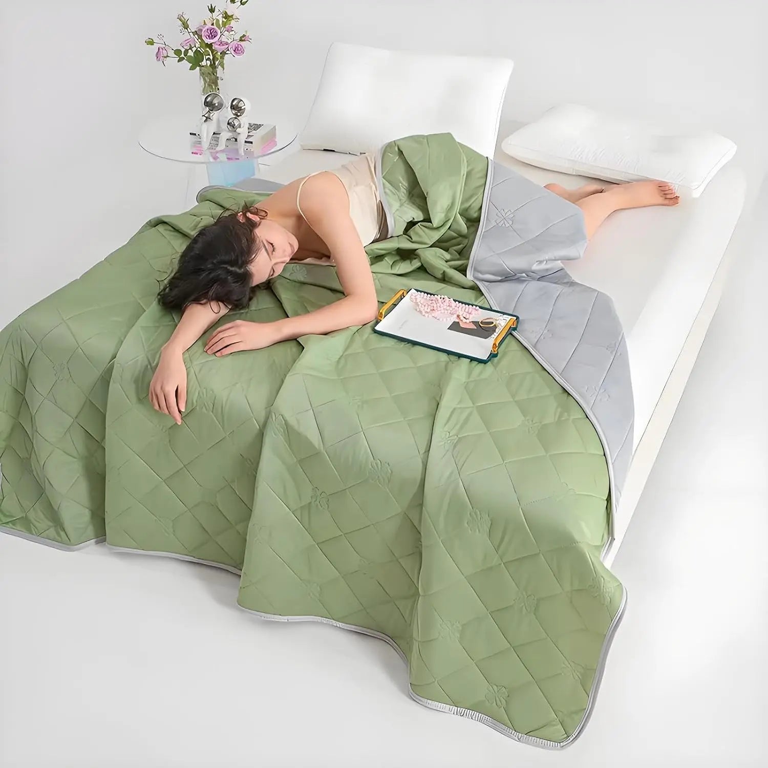 Slumblr® Lightweight Dual Sided Cooling Blanket Slumblr