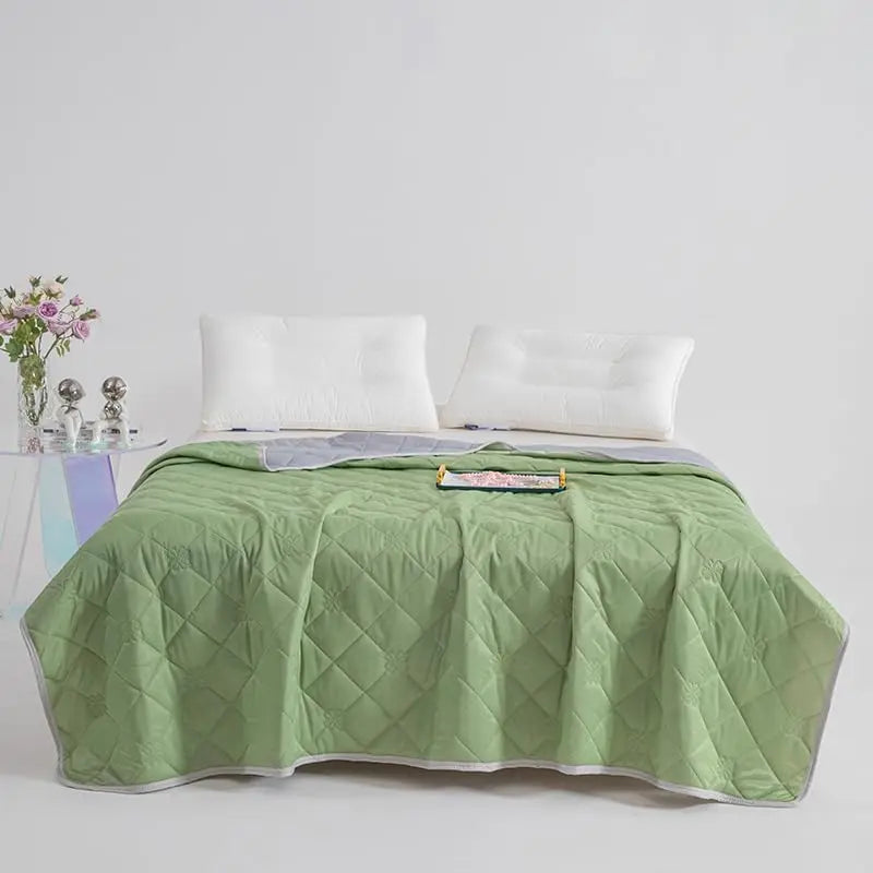 Slumblr® Lightweight Dual Sided Cooling Blanket Slumblr