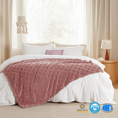 Slumblr® Cozy Checkered Fleece Throw Blanket