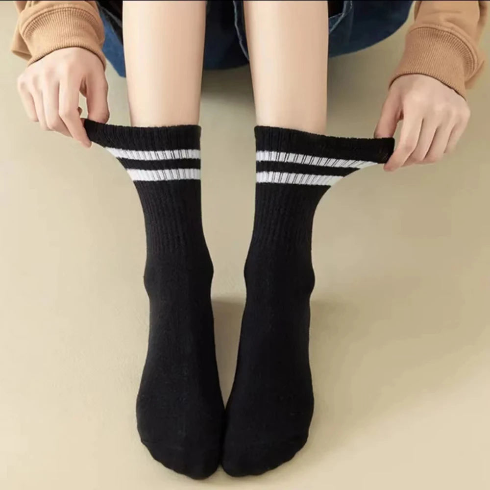 3/6 Pairs Women Mid-Tube Socks Solid Colour Autumn Winter Breathable Comfortable Sport Sweat Absorbent Man And Women's Socks