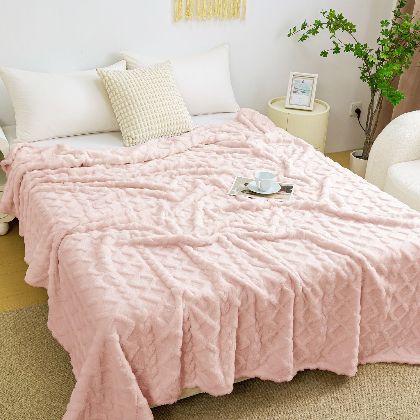 Slumblr® Woolen Lamb Velvet Flannel Blanket