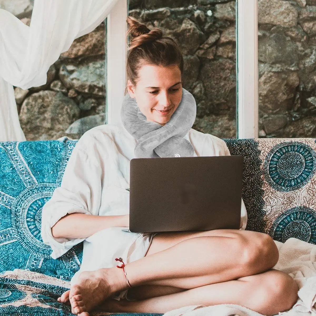 Slumblr® Vibrating Comfort Pillow Slumblr