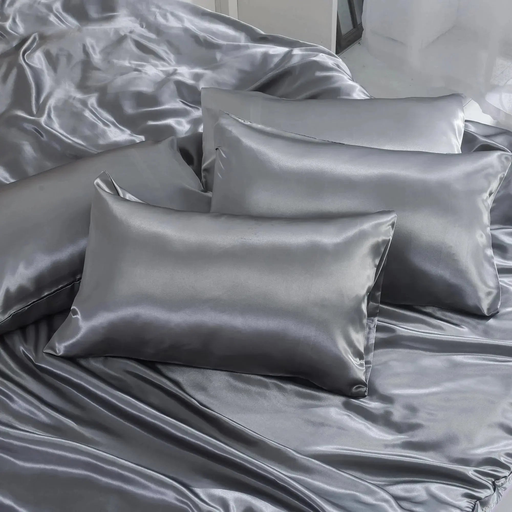 Slumblr® Solid Silk Bedding Set Slumblr