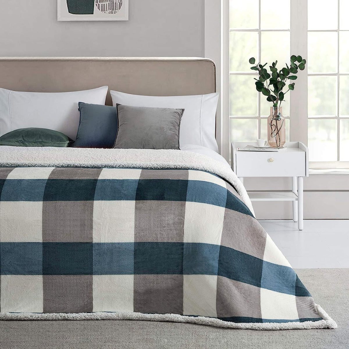 Slumblr® Flannel Throw Blanket